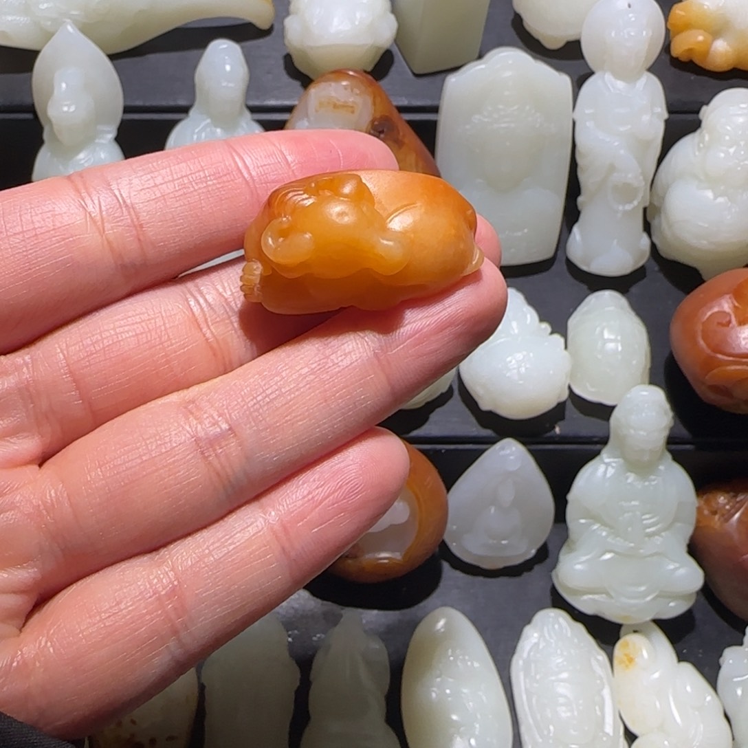 爱***的和田玉未镶嵌颈饰