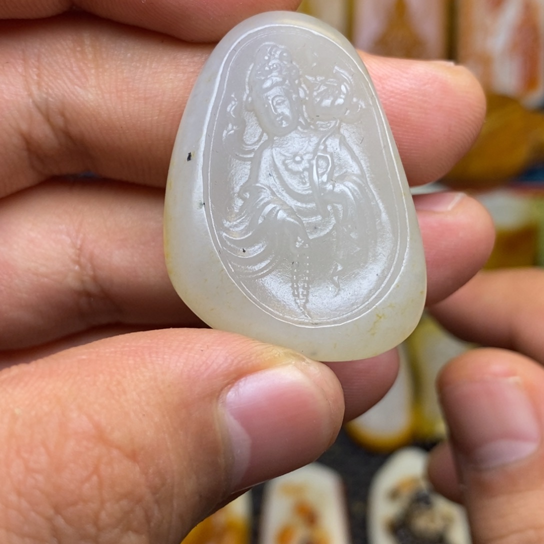和田玉未镶嵌颈饰