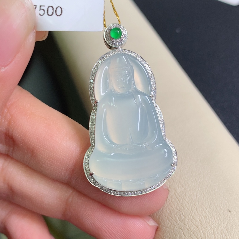 【闪购商品】翡翠颈饰18K金镶嵌素衣