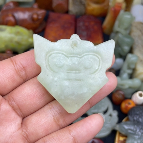 蛇纹石玉未镶嵌颈饰20