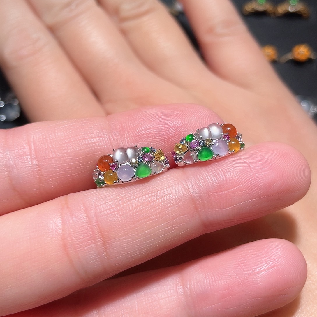 翡翠耳饰18K金镶嵌更***排多宝