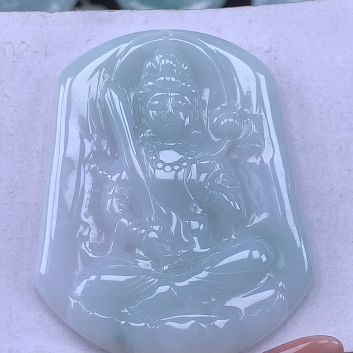 颈饰未镶嵌翡翠虚空藏