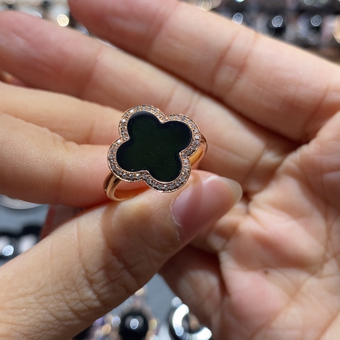 18K金镶嵌戒指翡翠墨翠