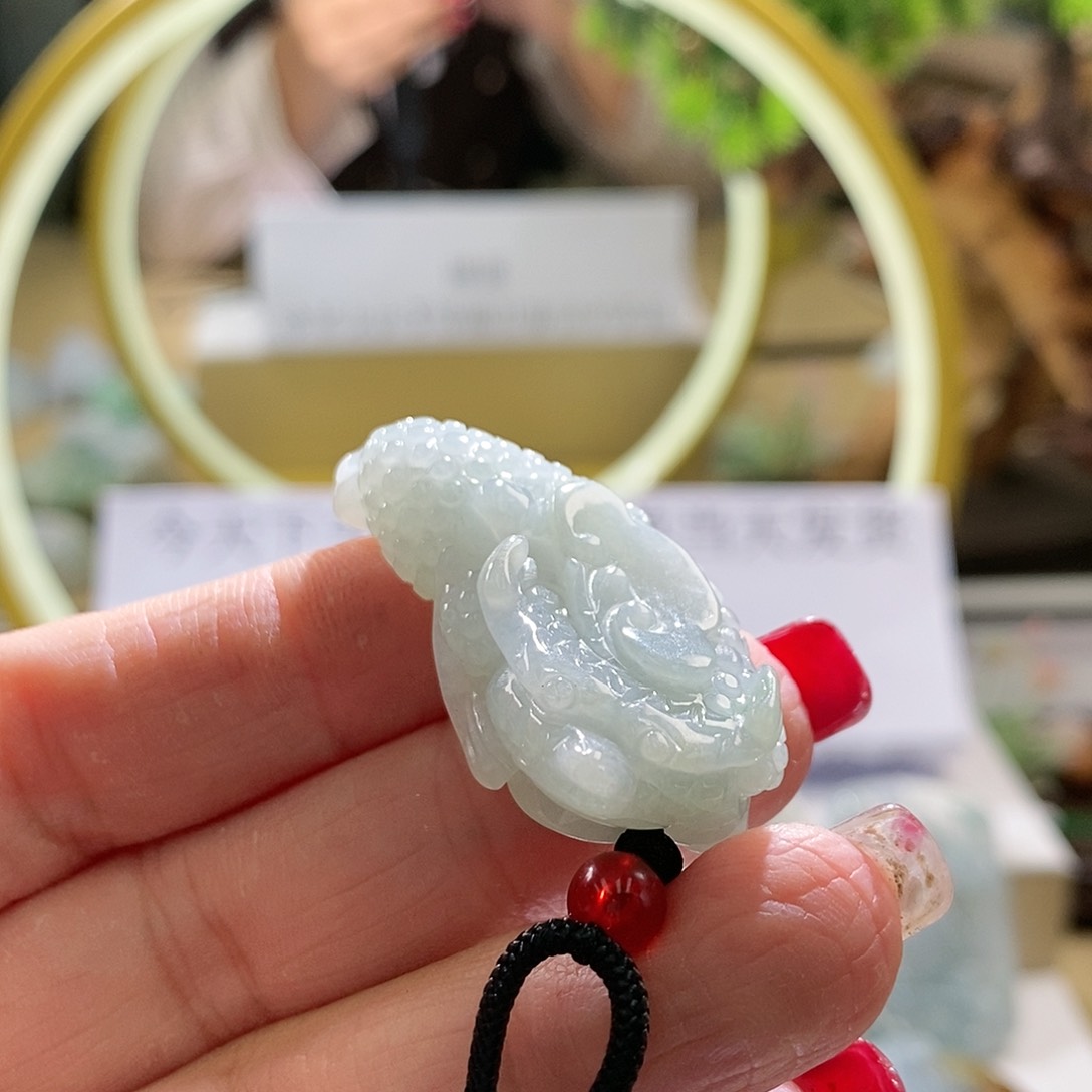 【闪购商品】翡翠颈饰未镶嵌金蟾