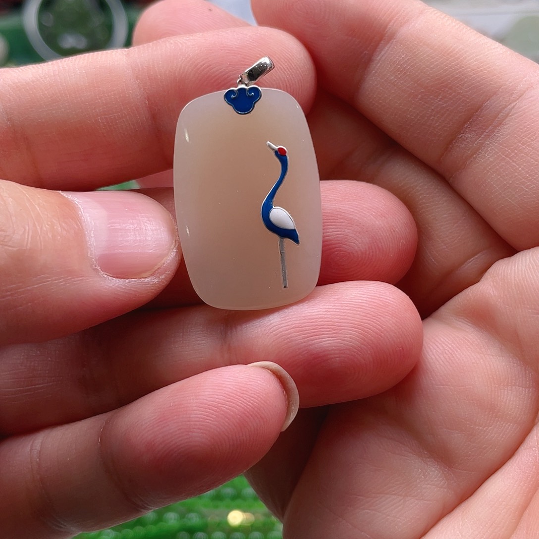 颈饰18K金镶嵌和田玉恩*