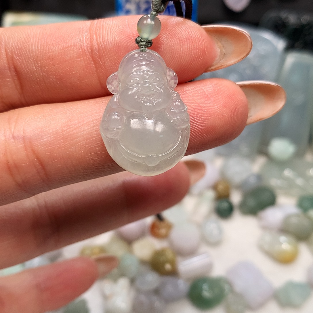 翡翠未镶嵌颈饰財爷