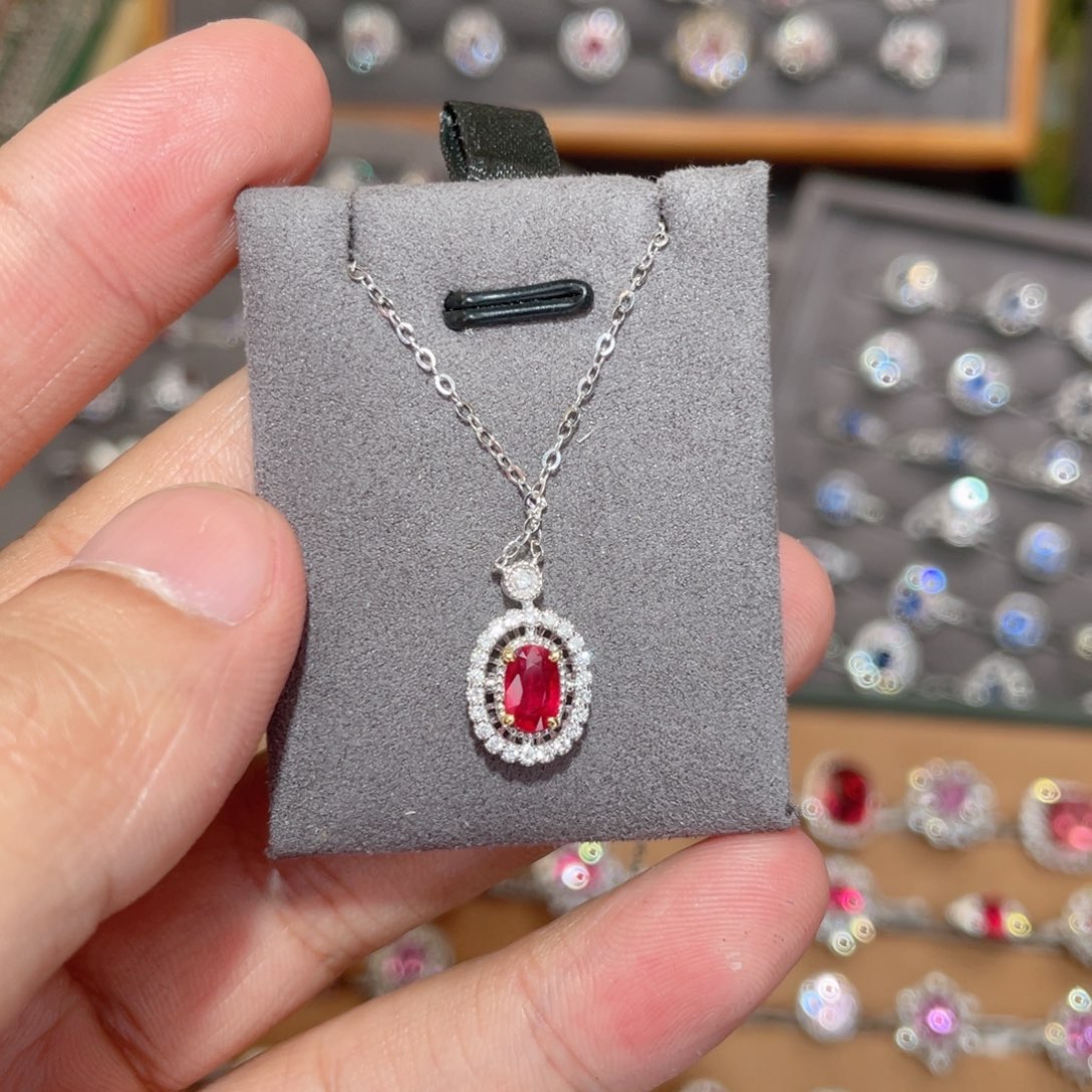 红宝石戒指18K金镶嵌0.7ct 无烧鸽血