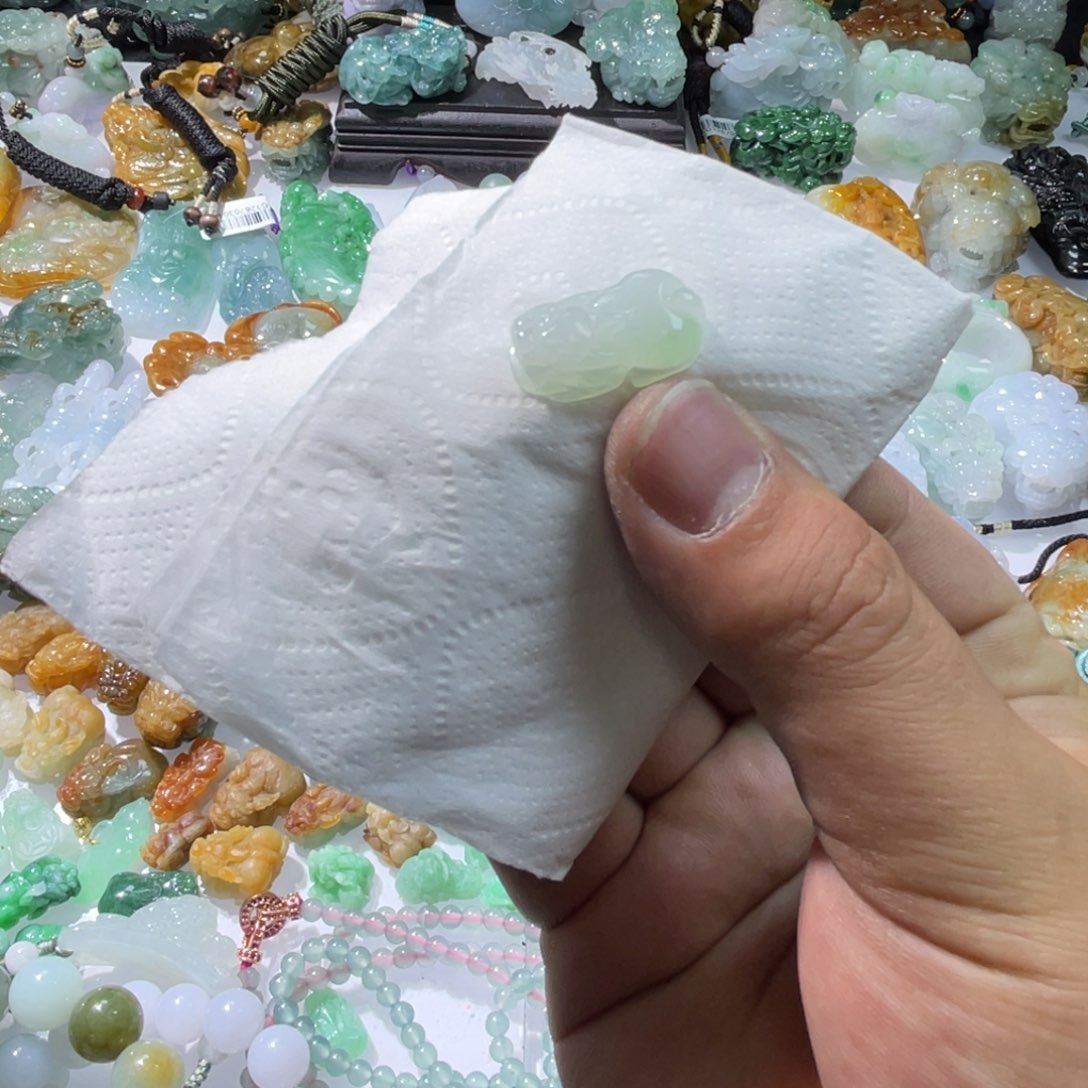 翡翠颈饰未镶嵌天然