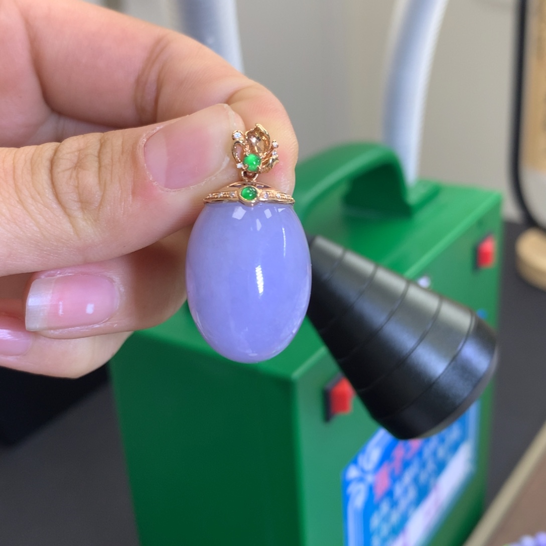 翡翠颈饰18K金镶嵌翡翠