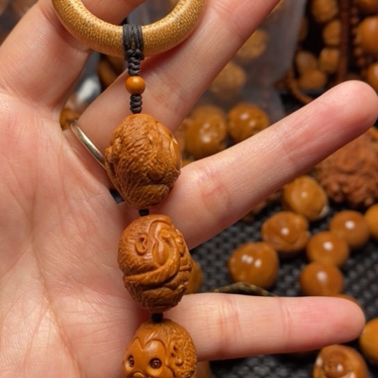 橄榄核吊坠三不猴