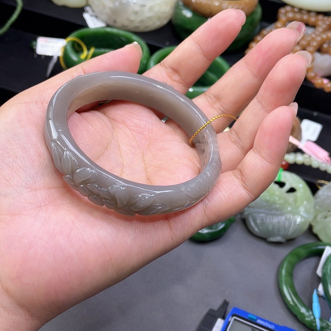 和田玉手镯61圈口2未镶嵌