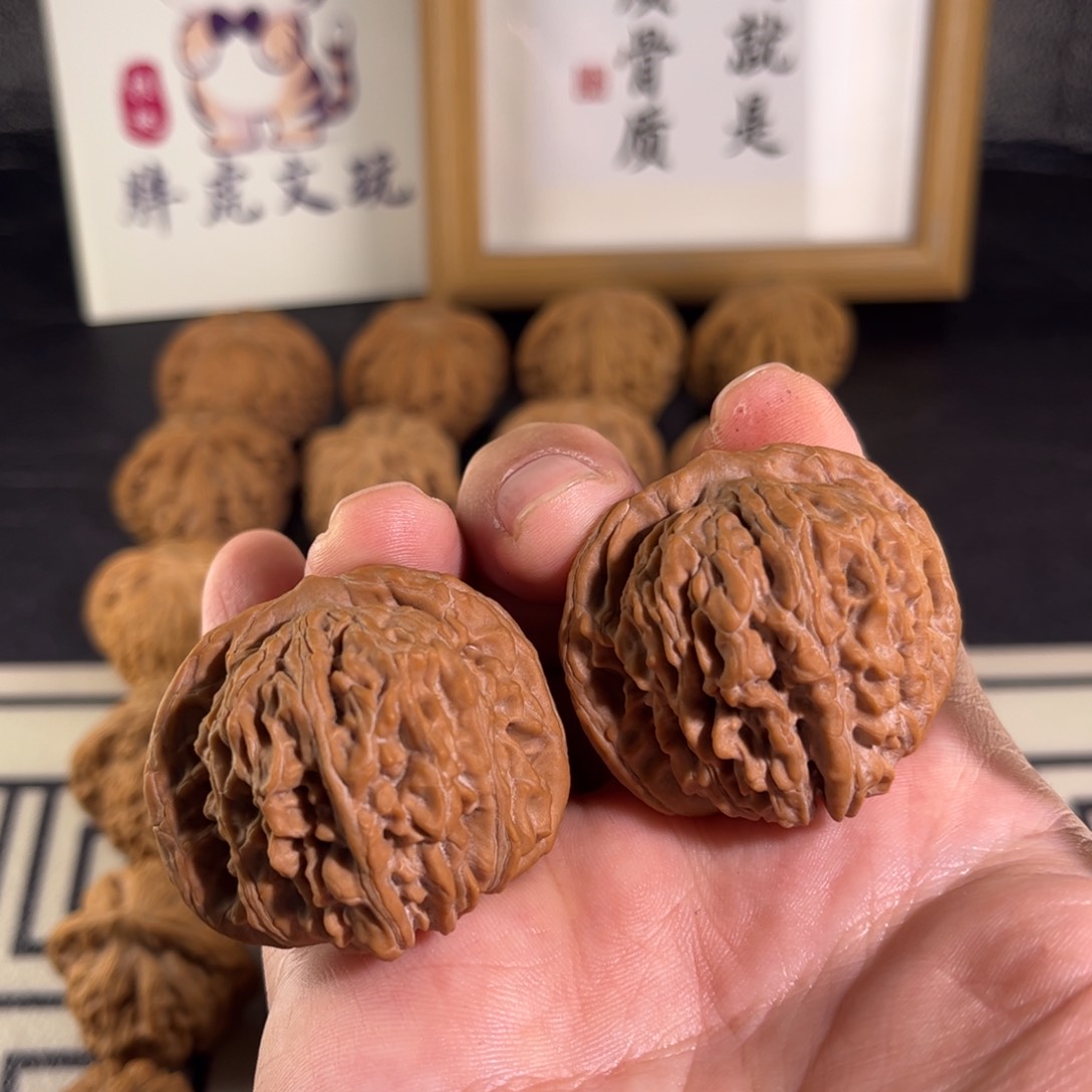 文玩核桃吊坠老*。四座楼