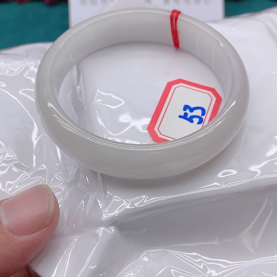 翡翠手镯未镶嵌凋*黎5333333333