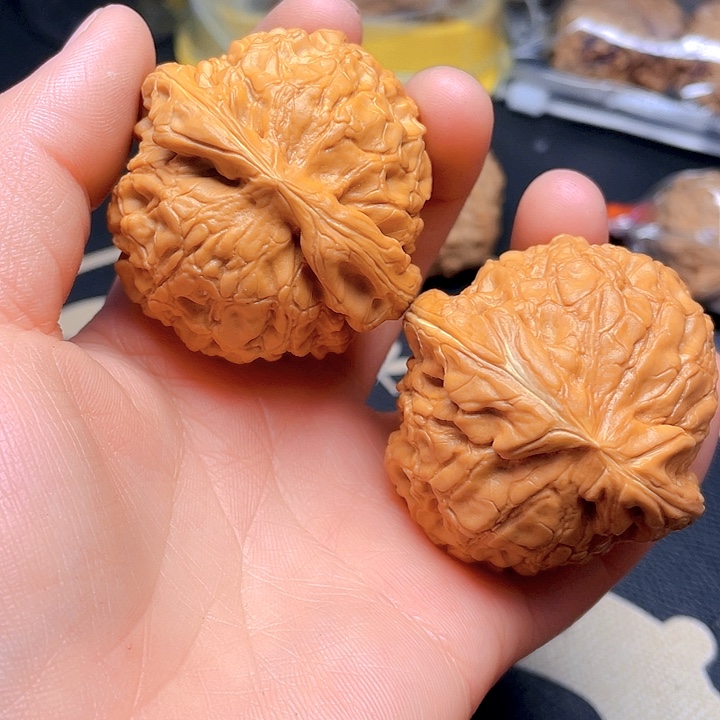 文玩核桃把件龙鼎一对