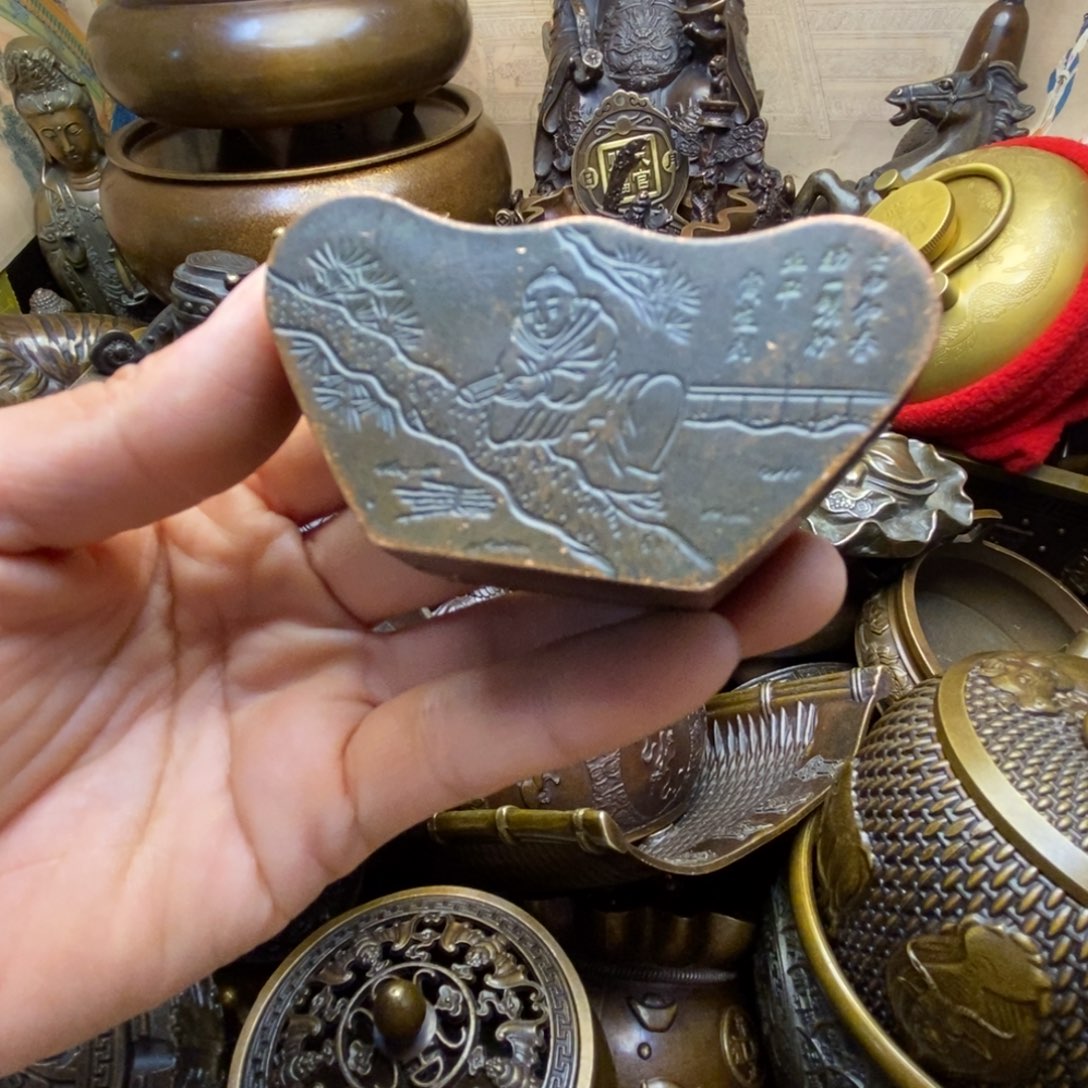 铜器摆件做工精良