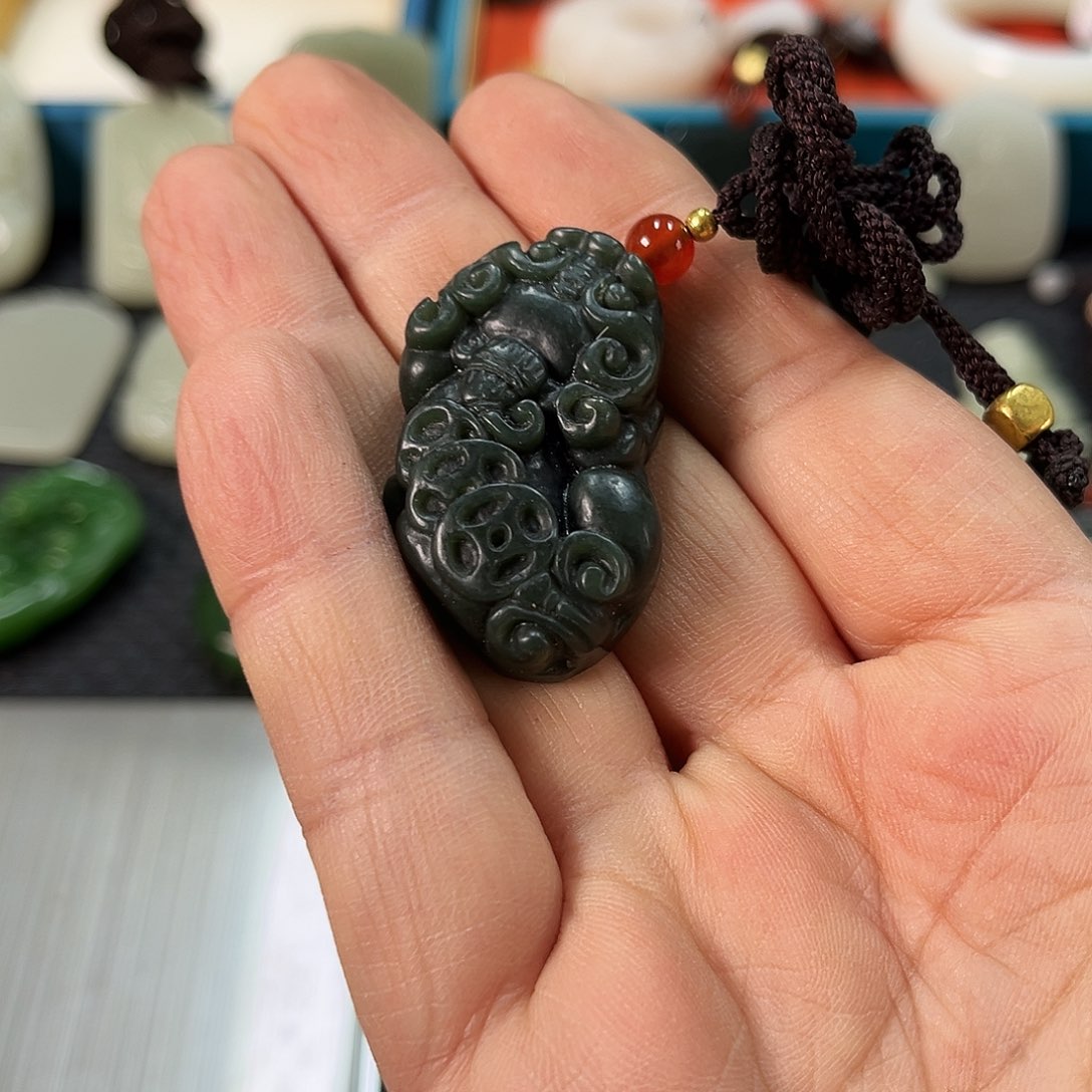 和田玉（糖玉）颈饰未镶嵌