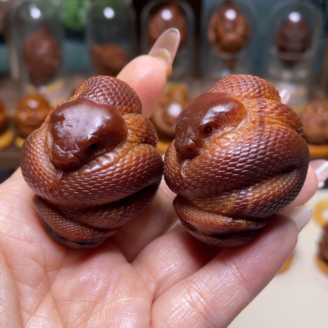 橄榄核吊坠玉华蛇一对