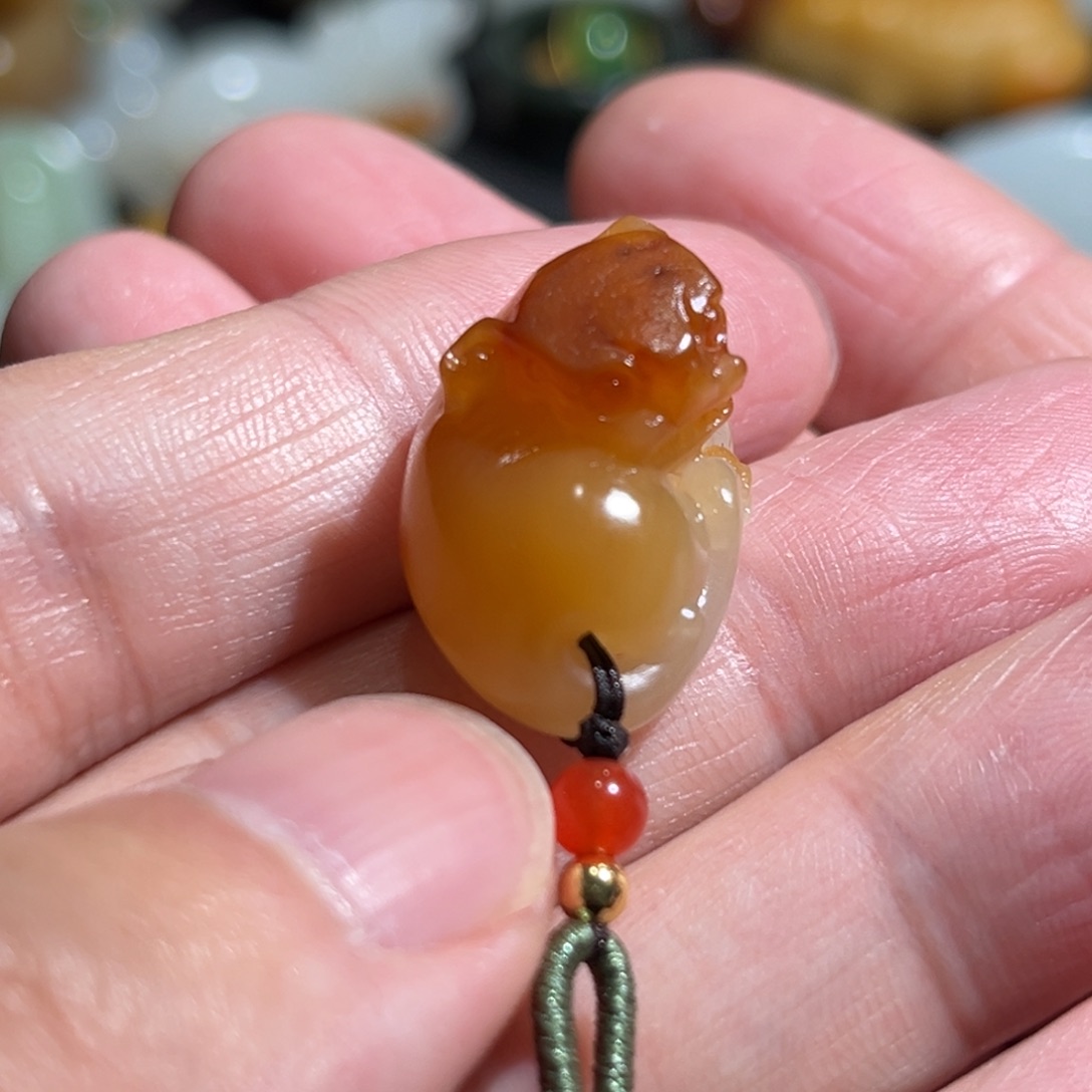 和田玉颈饰未镶嵌貔貅