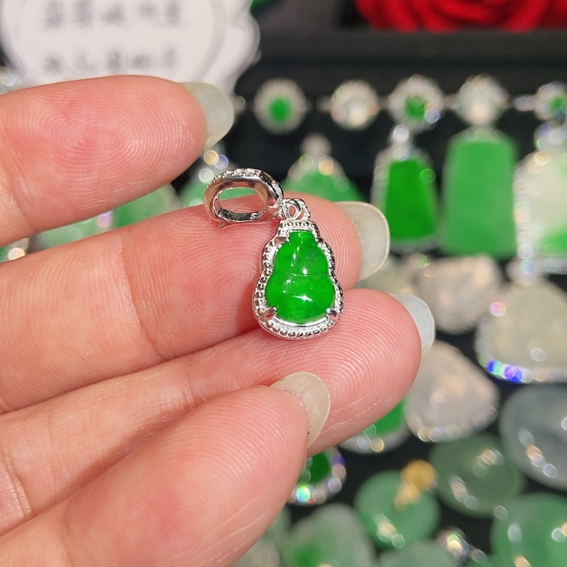 【闪购商品】颈饰未镶嵌翡翠天然翡翠