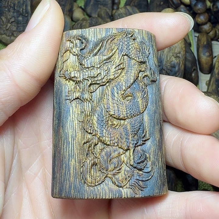 沉香吊坠一*沉香吊坠20发一