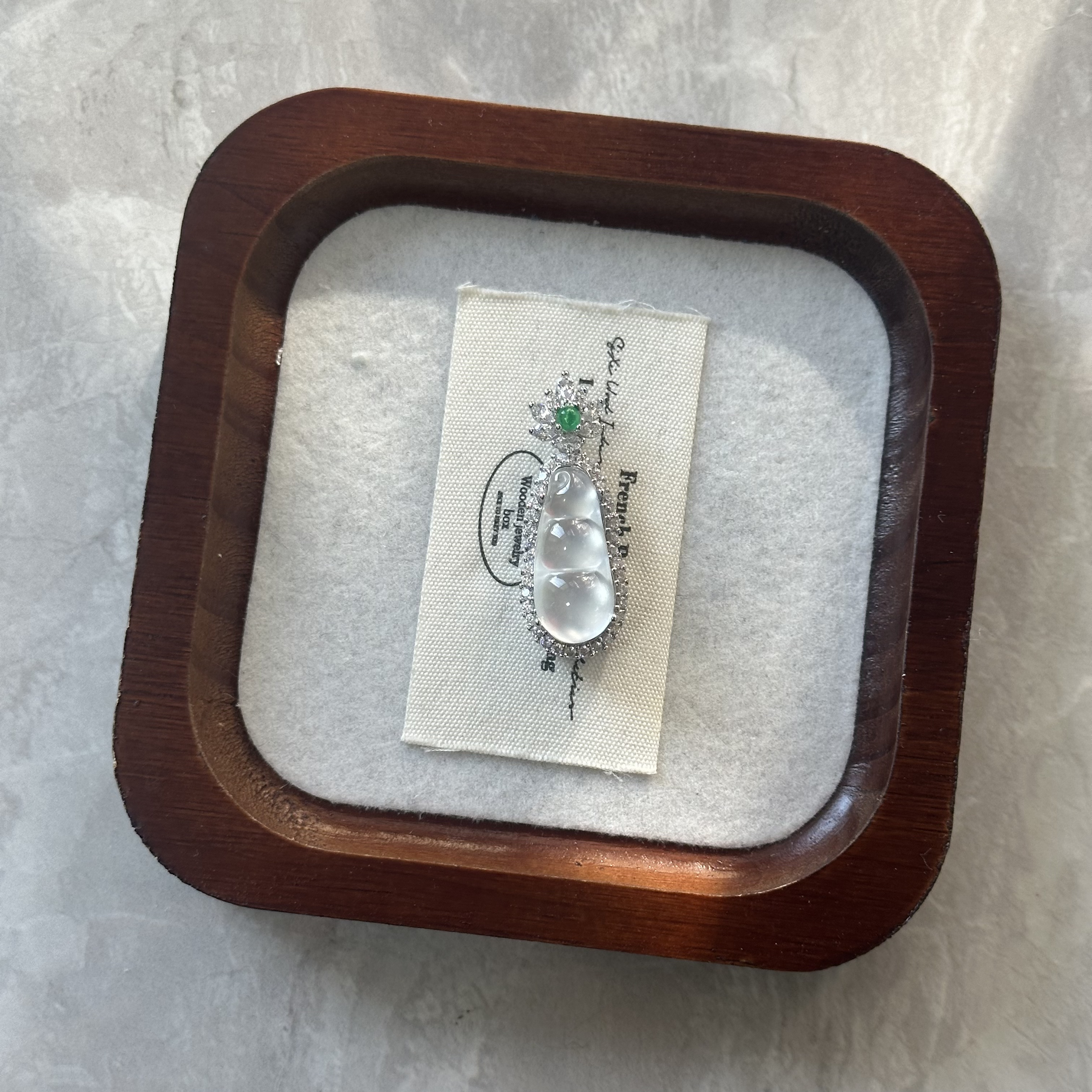 天然石英质玉水沫 轻奢福豆吊坠