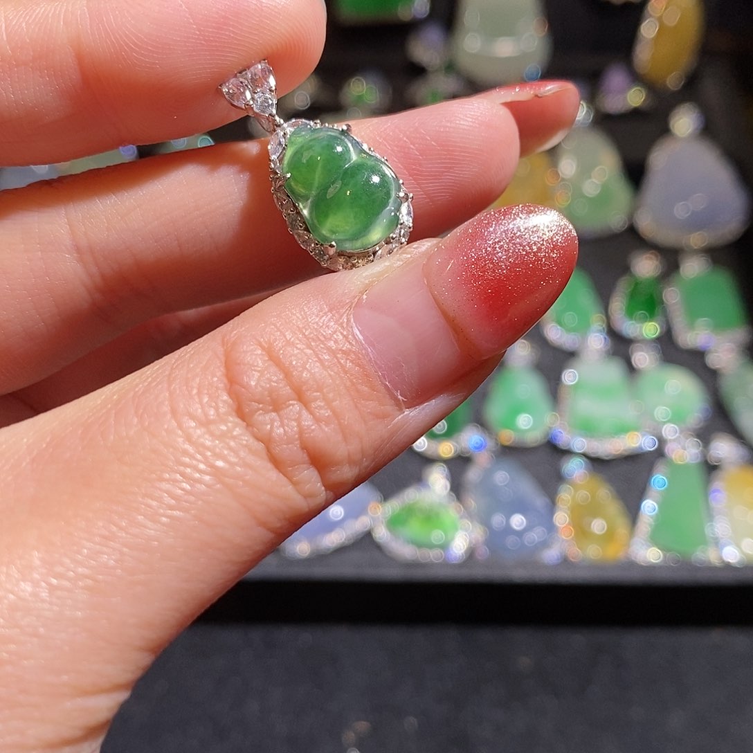 颈饰银S925镶嵌翡翠天然翡翠