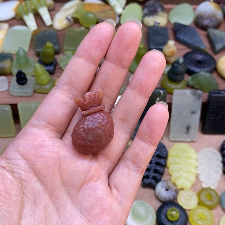 *****蛇纹石玉未镶嵌颈饰