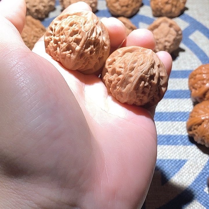 文玩核桃把件宫灯