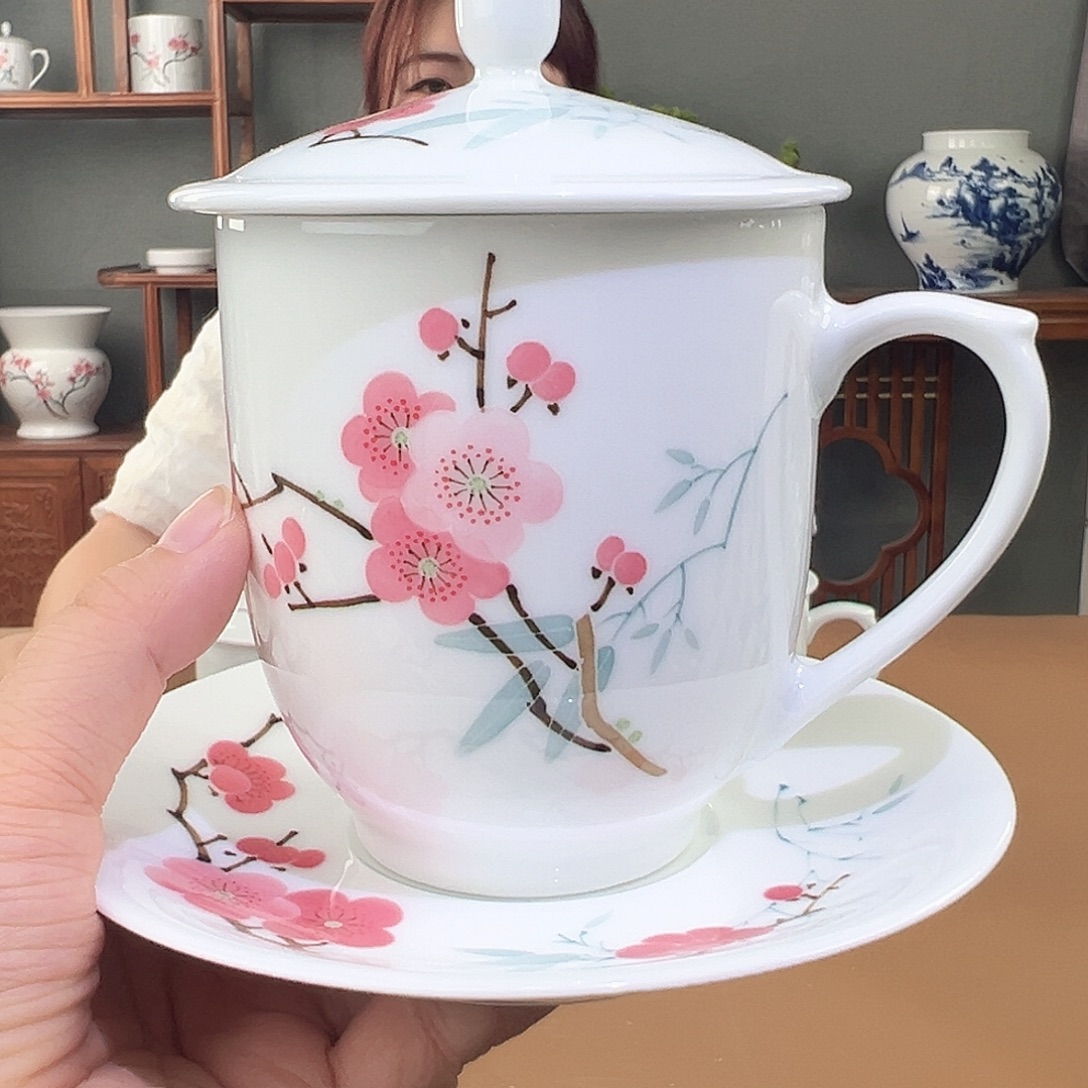 高白瓷翠竹红梅二号办公杯瑕