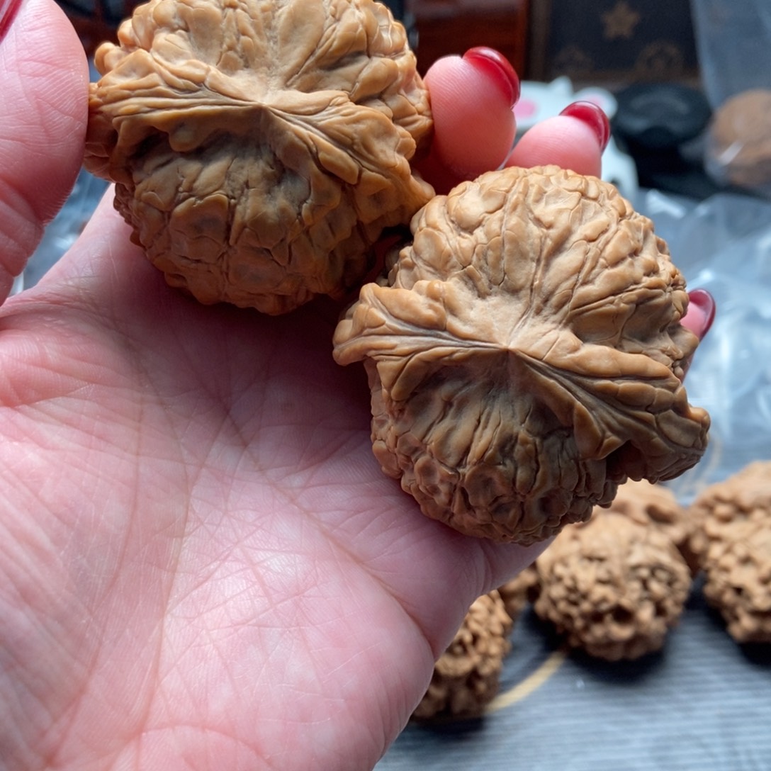 沐***辰吊坠文玩核桃核桃