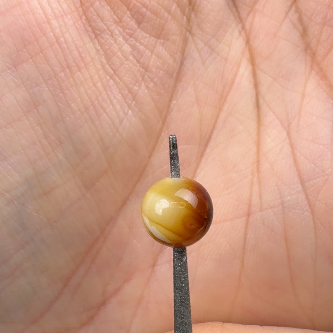 油***酸琥珀未镶嵌裸石8mm