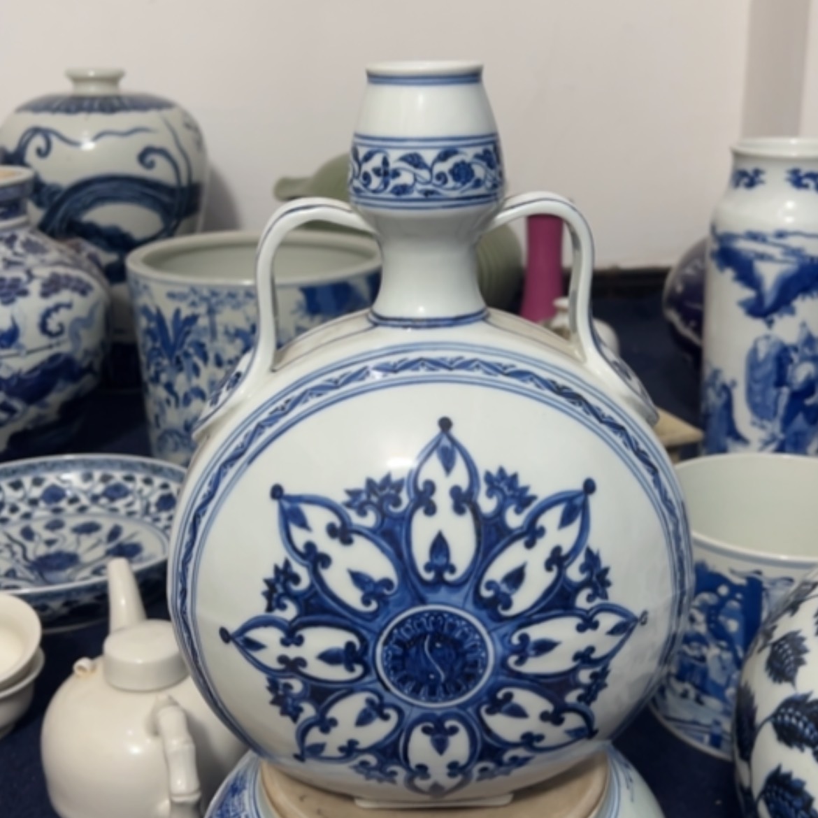 【闪购商品】青花抱月瓶苏麻料