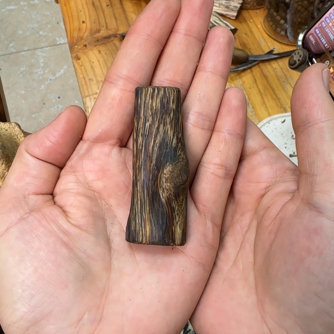 沉香吊坠素牌绿奇10.4克