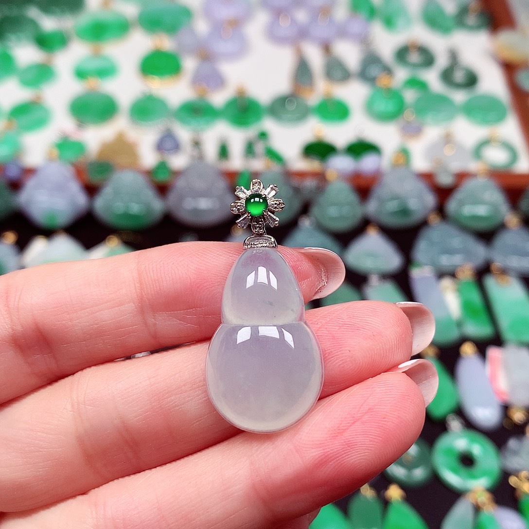 翡翠18K金镶嵌颈饰