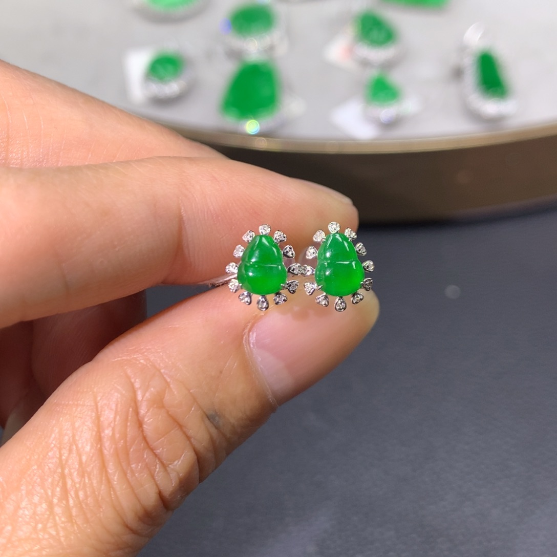 翡翠耳饰18K金镶嵌翡翠