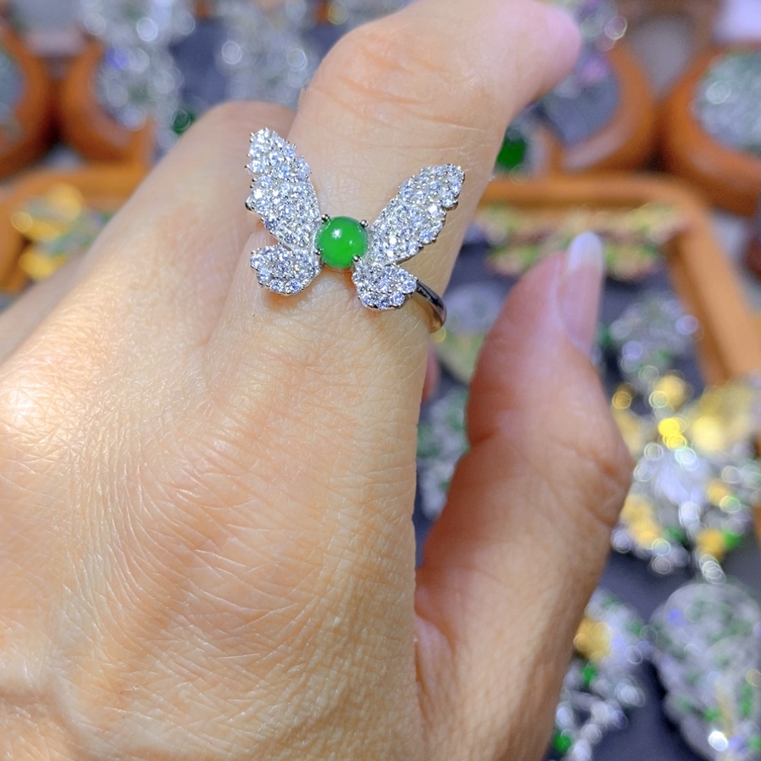 翡翠颈饰银S925镶嵌天然翡翠