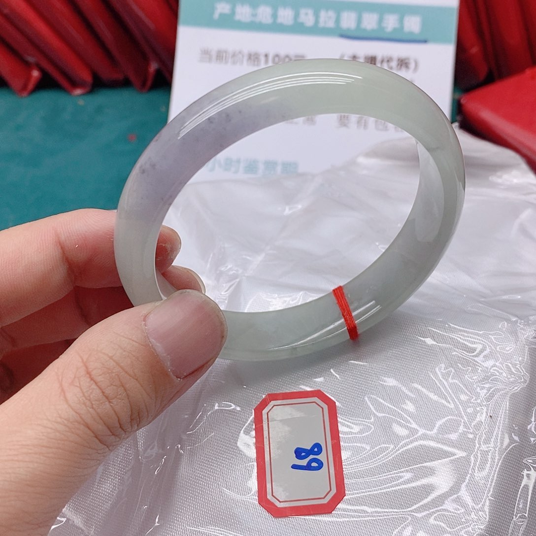翡翠手镯未镶嵌心****万688888888