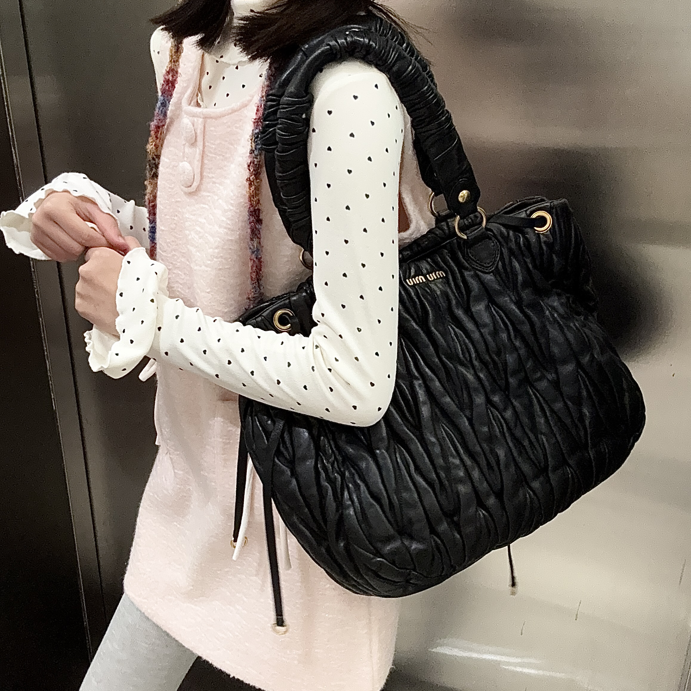 95新 MIU MIU/缪缪 黑色褶皱大号托特单肩包手拎包