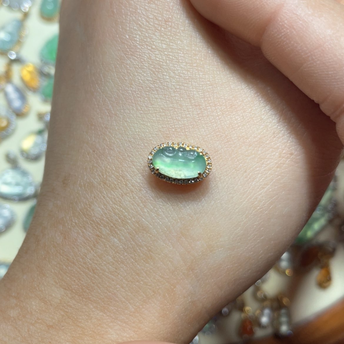 【闪购商品】翡翠吊坠(不含链)18K金镶嵌