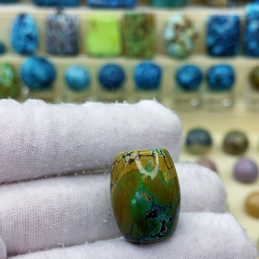 未镶嵌绿松石颈饰