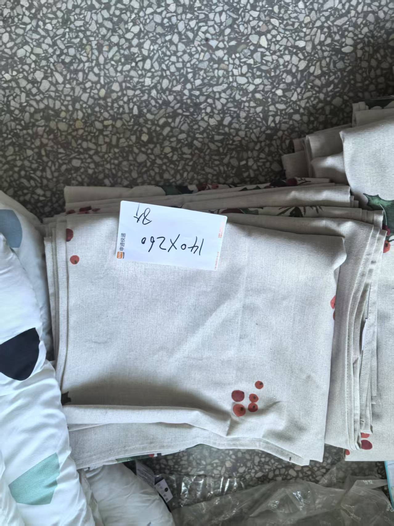 《兵哥外贸》3楼140×260浅卡其色仿麻桌布 发1张