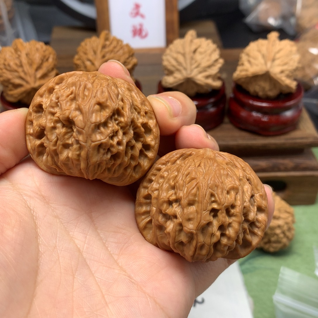 文玩核桃吊坠44正磨