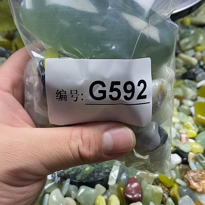 岫玉鱼缸石未镶嵌