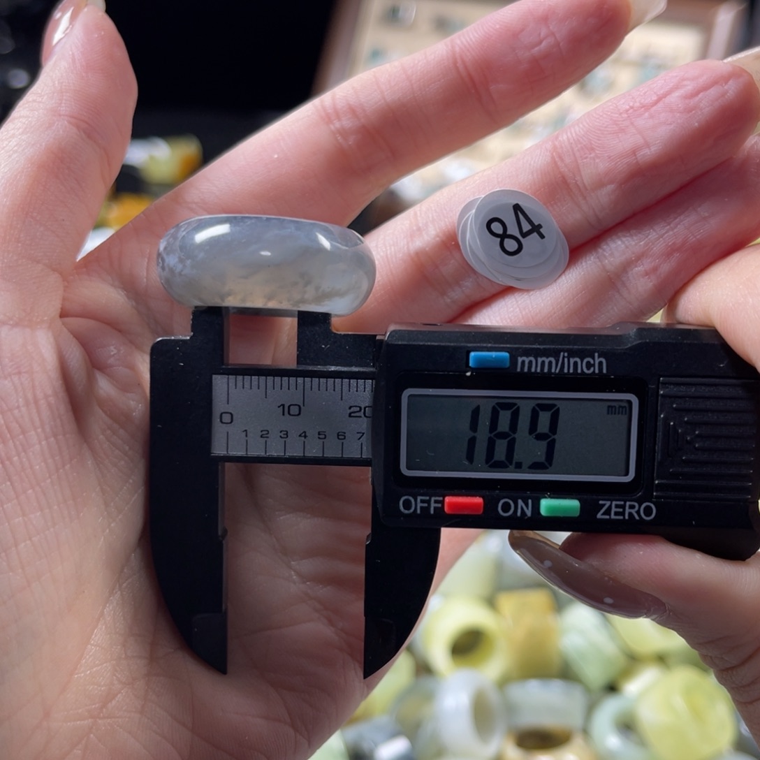 蛇纹石玉未镶嵌戒指