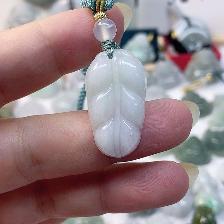 颈饰未镶嵌翡翠叶子