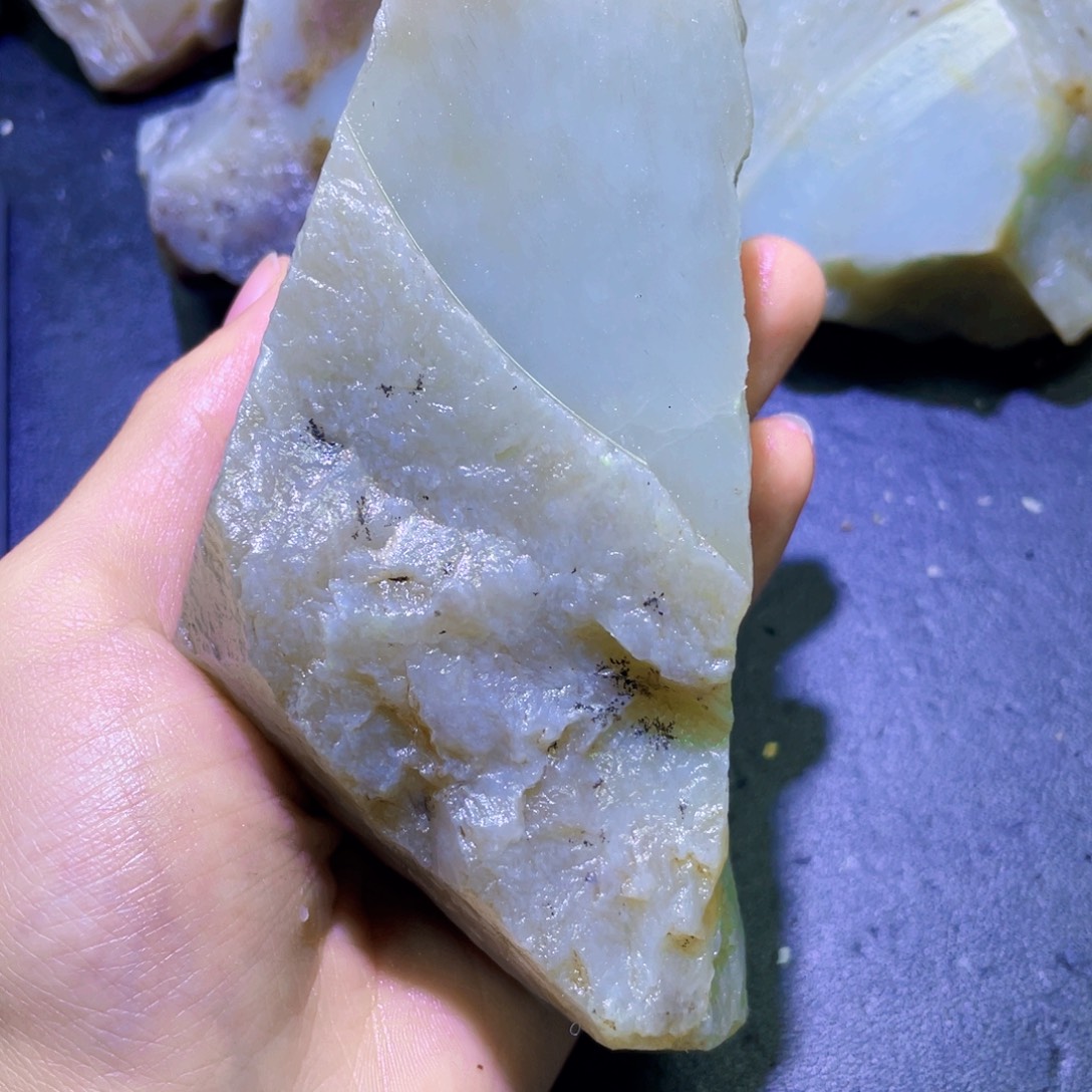 和田玉未镶嵌珠宝半成品