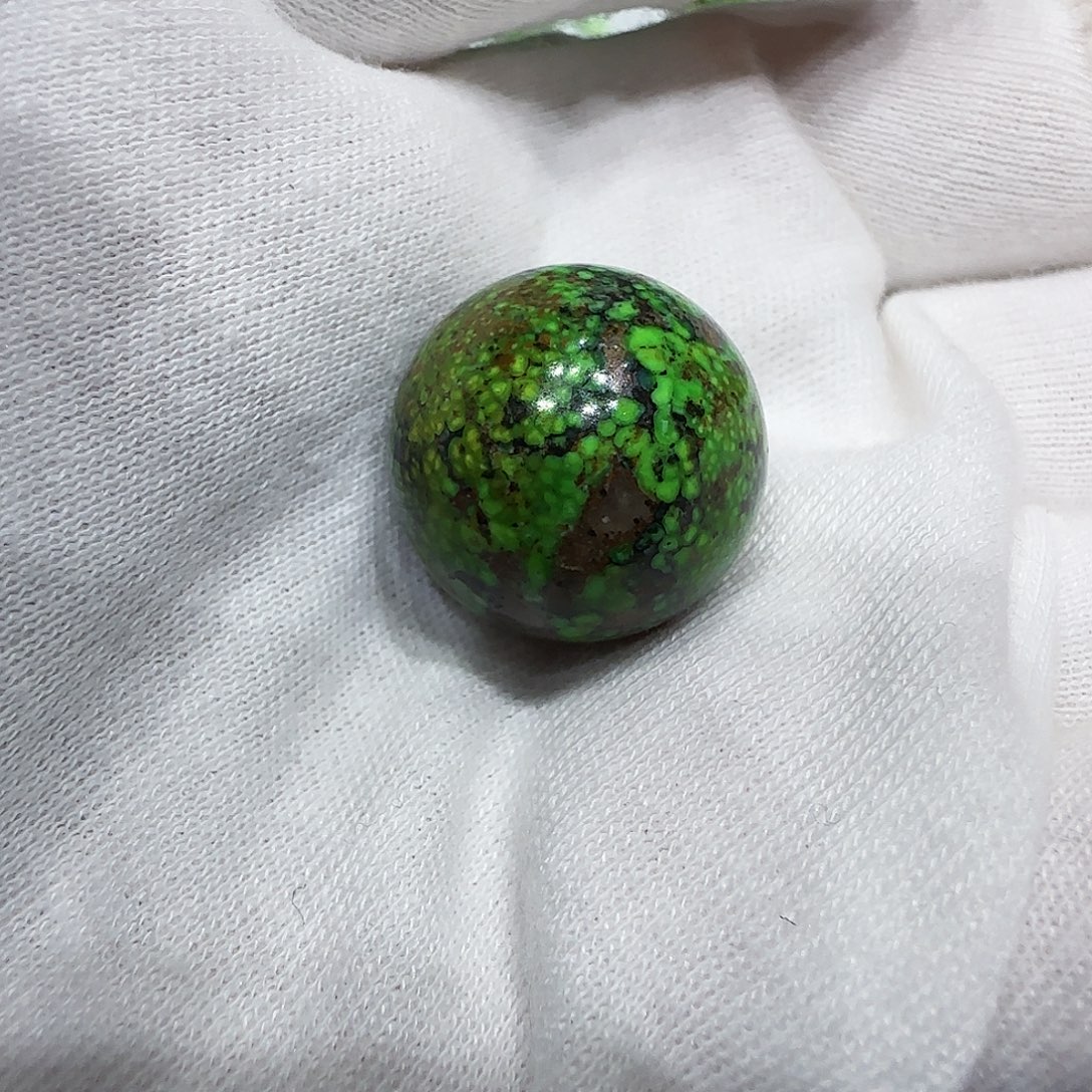 未镶嵌绿松石原矿绿松石