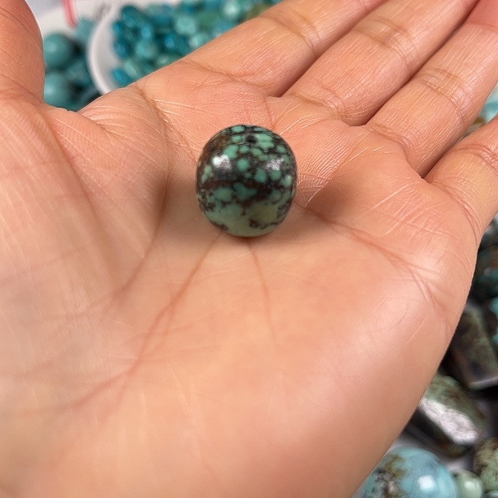 绿松石未镶嵌颈饰