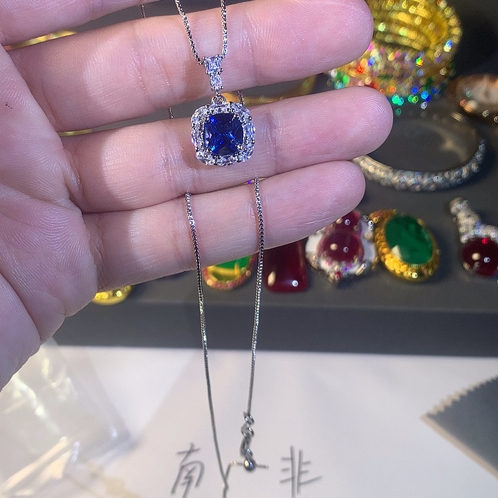 非金属19吊坠。             