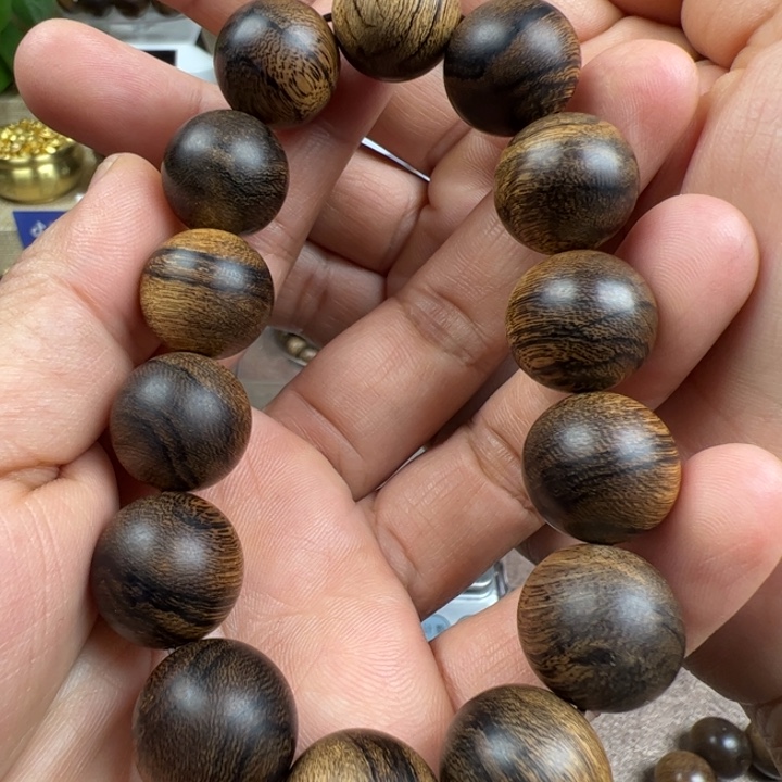 荷***花手串沉香越南芽庄白棋虎纹瘤疤